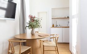 Ella'S River Apartment